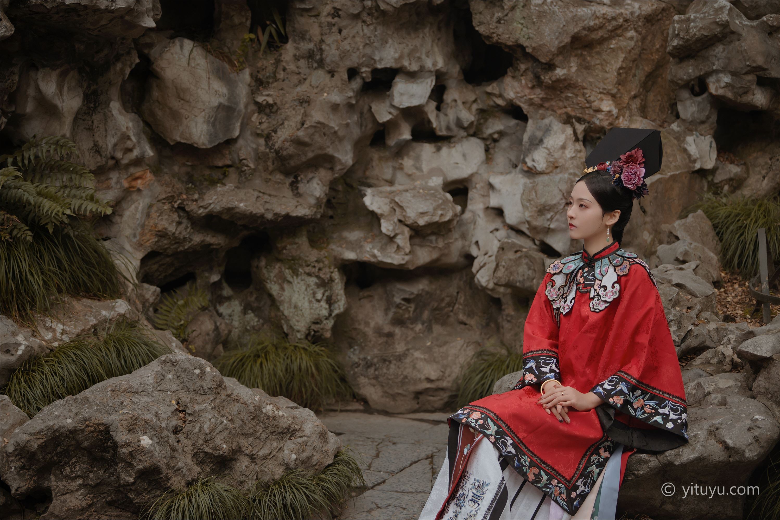 YITUYU艺图语 2021.08.10 晚秋 苏苏